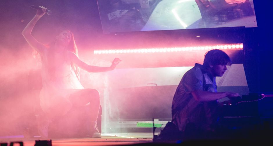 ที่สุดระดับโลก กับโชว์ที่พาทุกคนล่องลอยไปกับโลก Future Bass  ใน White Noise Present Flume live in Bangkok 