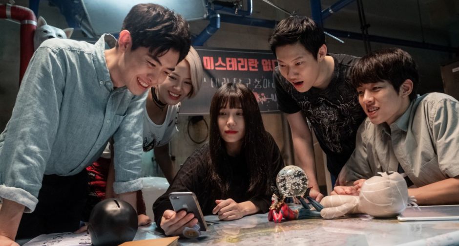 ใครสายล่าผีเจอได้ 5 วัยรุ่นชมรม 0.0 MHz อาสาท้าพิสูจน์ บุกบ้านร้างในชนบทเกาหลี โดนดี ผีอยู่ในผม หลอกจนหลอน