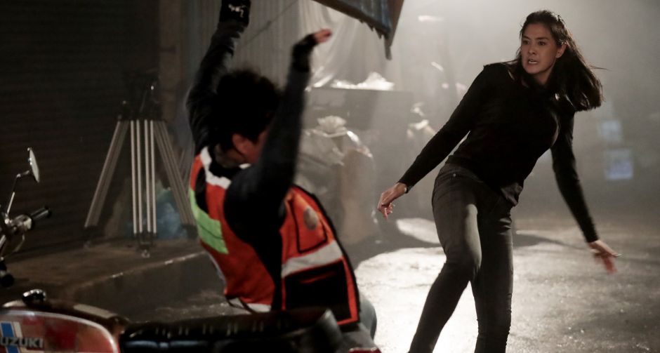 โดนไล่ล่า!!! ลูกเกด โชว์ลีลาบู๊ไม่ยั้ง  พา มีน-นีน่า หนีตายใน สวยรหัสฆ่า