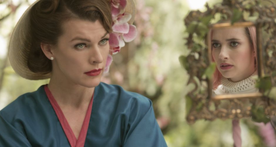 ตัวแม่วงการ "มิลลา โจโววิช" ปะทะสาวฮอตดาวรุ่ง "เอมมา โรเบิร์ตส" ทัวร์สวรรค์ลวงตา ในภาพยนตร์ไฮคอนเซปต์ Paradise Hills