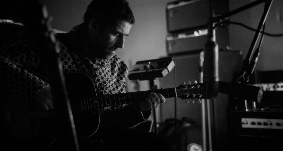 สุดเอ็กซ์คลูซีฟ! "ชาร์ลี ไลต์เทนนิง" ผู้กำกับ พาผู้ชมสำรวจบ้านพี่น้องกัลลาเกอร์ในหนังสารคดี "LIAM GALLAGHER : AS IT WAS"