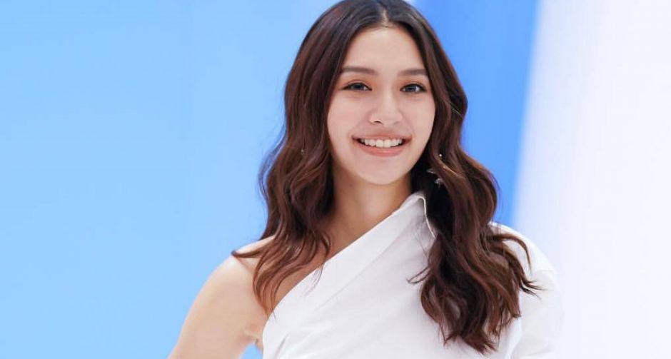  ช็อป ชิม ชิล ว่าที่เจ้าสาว มิว - นิษฐา  แท็กทีม ชาคริต แย้มนาม และ เนม - ปราการ ในงานเปิดตัว วิลล่า มาร์เก็ท หลังสวน 