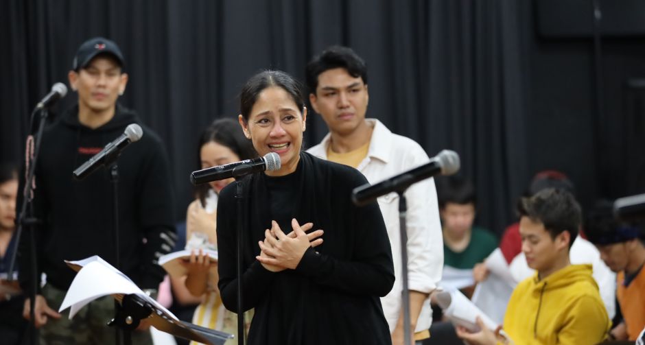  อินเนอร์มาเต็ม นก สินจัย นำทีมนักแสดงซ้อมอ่านบท  สี่แผ่นดิน THE LEGEND MUSICAL ณ LHONG 1919