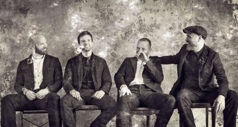 สาแก่ใจแฟนเพลงยิ่งนัก โคลด์เพลย์   พร้อมปล่อยงานใหม่ เปิดตัวด้วยสองซิงเกิล Orphans กับ Arabesque  จัดใหญ่สุดๆ 