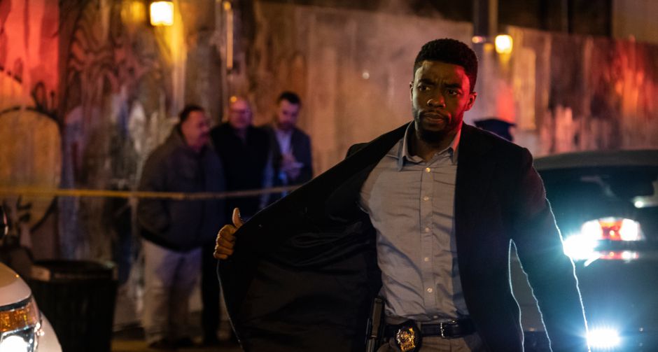 แชดวิก โบสแมน เปิดทีมล่า  ปิดทางหนี ไปกับแอ็คชั่นมันส์ระห่ำเดือด ใน 21 Bridges เผด็จศึกยึดนิวยอร์ก 