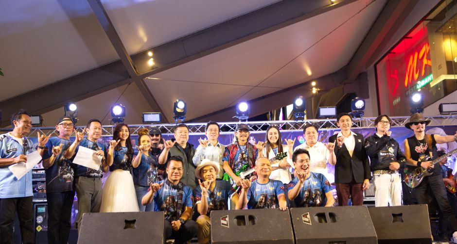 หม่ำ จ๊กมก นำทีมนักแสดงเปิดตัวภาพยนตร์เรื่อง บอดี้การ์ดหน้าหัก