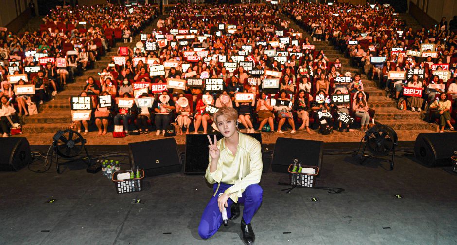 เลิฟไทย แพ้ทางเสน่ห์ของผู้ชายที่ชื่อ REN  แฮปปี้ ฟินกันถ้วนหน้าใน 2019 NUEST REN SPECIAL LIVE SHOW IN BANGKOK