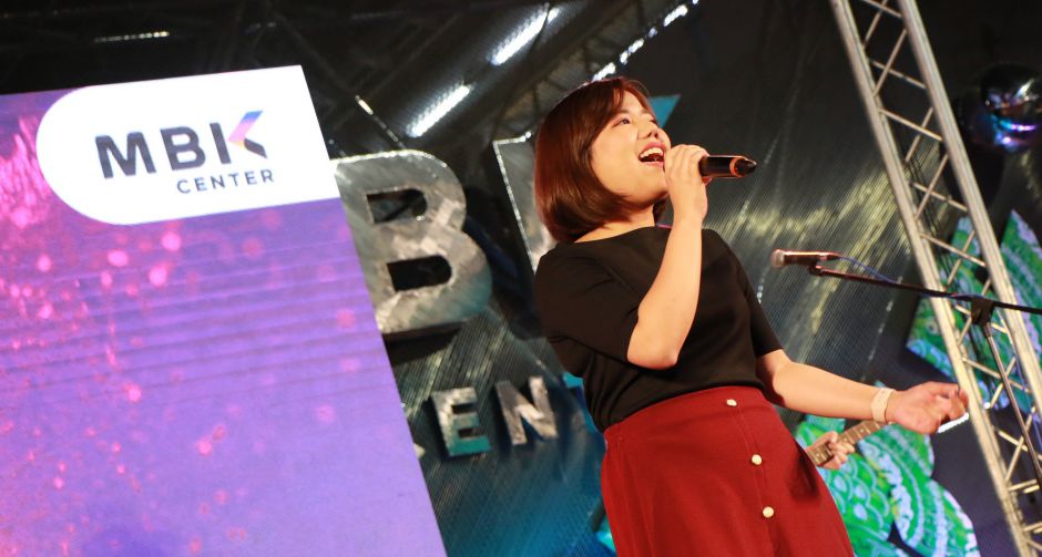โบ ทีเค เต๊ะ ศตวรรษ โรส ศิรินทิพย์ ส่งความสุขในงาน The Joy of Giving Christmas