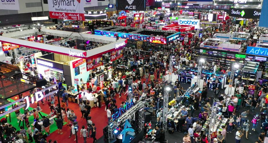 COMMART WORK 2019 เวิร์กสมชื่อ ยอดขายสวนกระแสเศรษฐกิจ คอไอทีร่วมช้อปสินค้าคับคั่ง