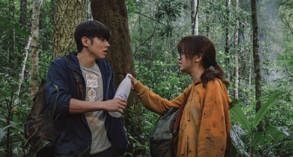 โสดแล้วเจอผี หนีเข้าป่ายังเจอทาก ! มาริโอ้-พลอยไพลิน ลุยน้ำ ตากฝน ผจญทากอยู่ในป่านานกว่า 12 ชั่วโมง