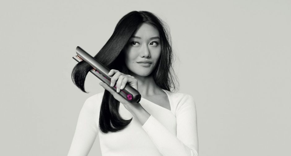 Dyson เปิดตัวเทคโนโลยีชิ้นใหม่ล่าสุด เครื่องหนีบผม Dyson Corrale นวัตกรรมที่จะช่วยแก้ปัญหาในการดูแลเส้นผม   