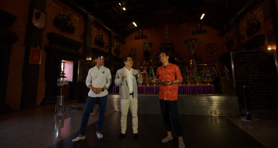 ห้ามพลาด ครั้งแรกเปิดกรุของขลัง วัดท่าไม้ กับ 2 พิธีกร หนุ่ม-แท่ง พร้อม หมอช้าง ในรายการ ศักดิ์สิทธิ์ คงกระพัน