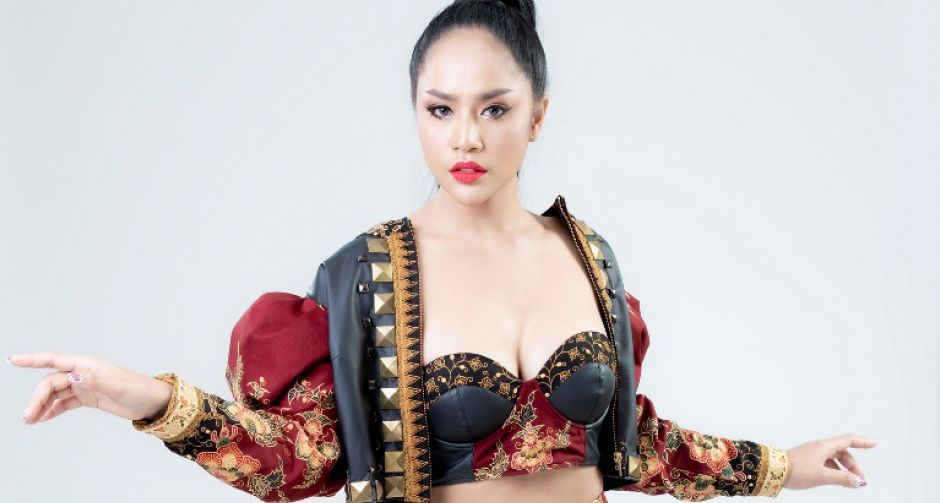 กานดา อาร์สยาม บวชแก้บน ยอดขายมะขามแช่อิ่มปังทะลุเป้า