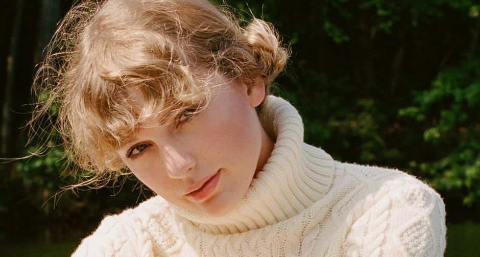 ปังไม่หยุดฉุดไม่อยู่!! ยกให้ Taylor Swift ศิลปินคนแรกทำเพลง cardigan  และอัลบั้ม folklore ฮิตขึ้นอันดับ 1 บน billboard 