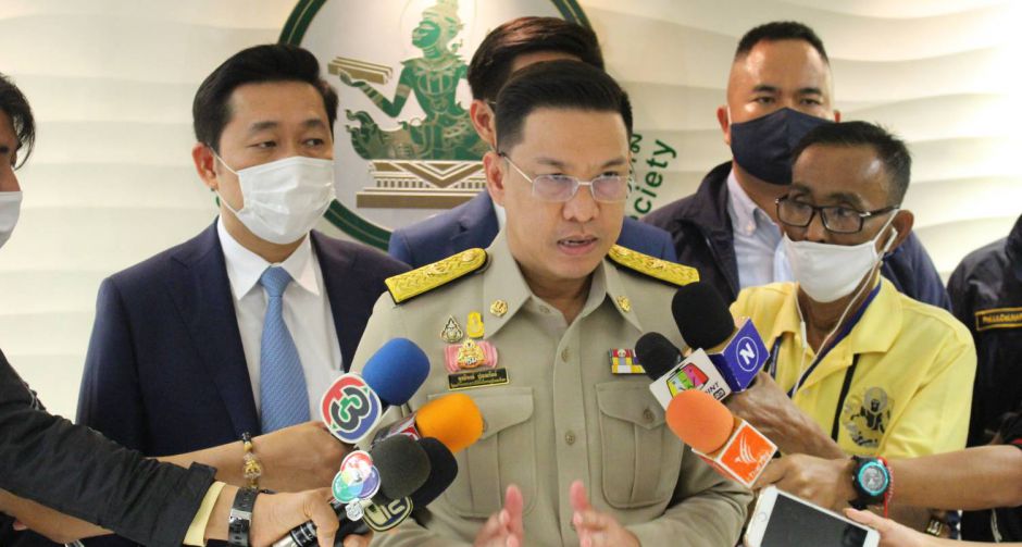 รมว.ดิจิทัลฯ เผยประชาชน ระดมแจ้งเบาะแสสื่อสังคมออนไลน์/ เว็บผิดกฎหมาย ผ่านเพจ อาสา จับตา ออนไลน์ 1050 รายการ 