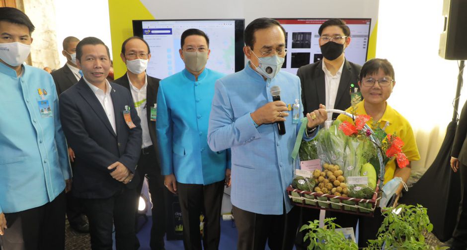 ก.ดีอีเอส-ดีป้า จับมือพันธมิตรพบนายกรัฐมนตรี ก่อนประชุม ครม.สัญจร แสดงดิจิทัลโซลูชัน ยกระดับประสิทธิภาพการทำงาน