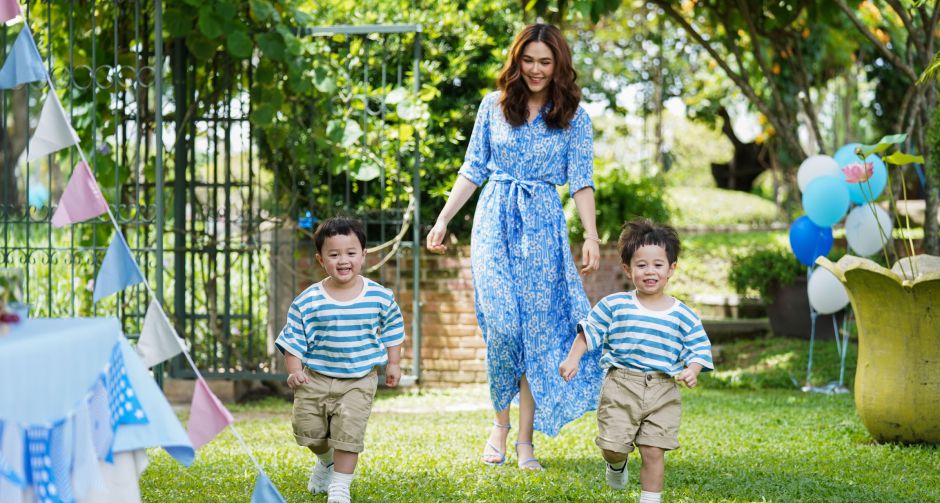 สุดปัง! ชมพู่ อารยา ปลื้ม สายฟ้า-พายุ ขึ้นแท่นซุปตาร์ฟันน้ำนม ฉลอง 3 ขวบ
