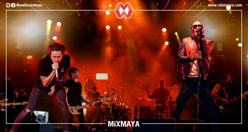 ภาพประวัติศาสตร์ ตูน-แบงค์ โชว์ร้องด้วยกันครั้งแรก  ในคอนเสิร์ต The Gentlemen Live
