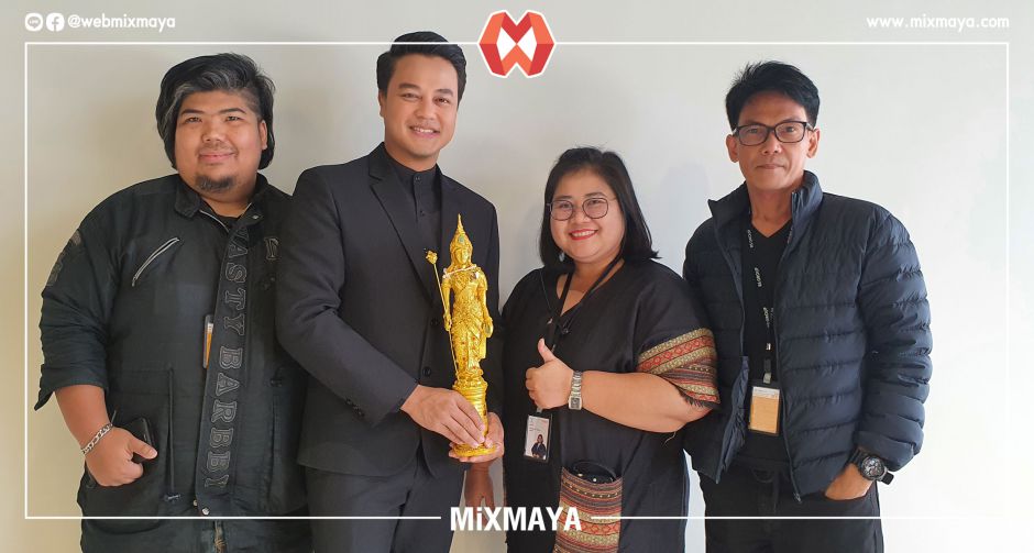 เตือนภัยให้ความรู้ ผู้ประกาศ/พิธีกรช่อง 8 รับรางวัลคนดีมีคุณภาพแห่งปี