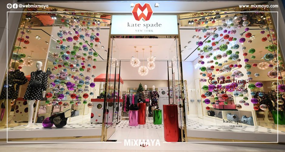 ออม สุชาร์ นำทีมพาสาวๆ ส่งความสุขด้วยของขวัญชิ้นพิเศษ จาก Kate Spade New York คอลเลกชั่นฮอลิเดย์ 2020