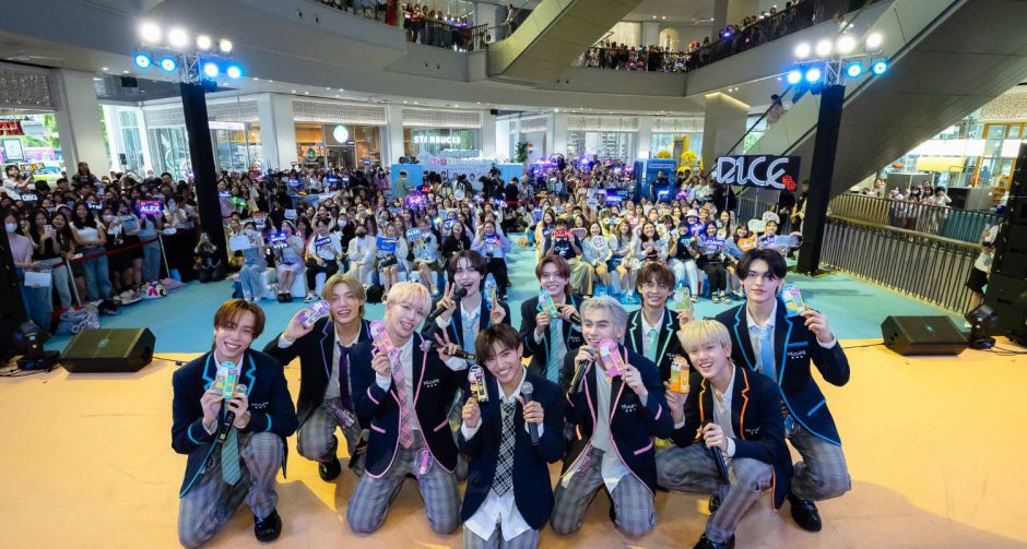 MizuMi ตอกยํ้าความปัง จัดอีเวนต์สุดฟินกับหนุ่มๆ วง DICE ในงาน MizuMi x DICE First (Flirt) Semester Event