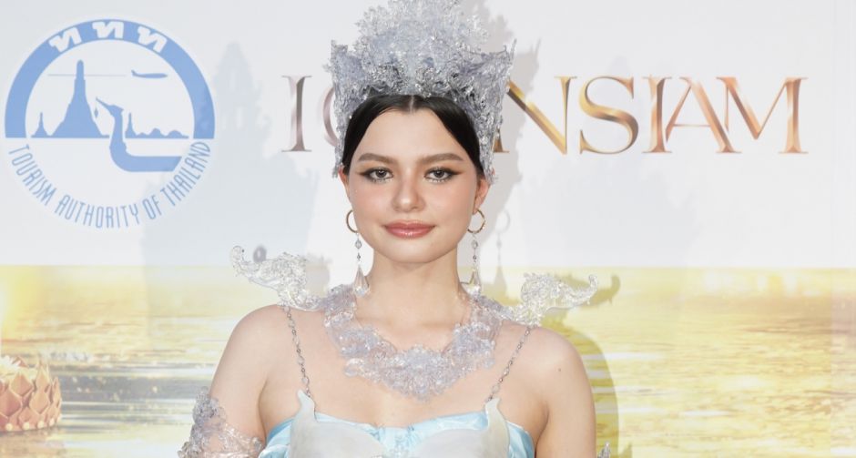 เบ็คกี้ - รีเบคก้า สวยสง่าจับตา! ในชุดไทยประยุกต์สุดอลังการ  ร่วมงานลอยกระทงสุดยิ่งใหญ่ที่ไอคอนสยาม