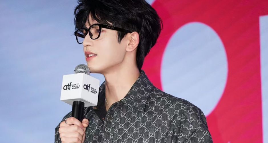 จางหลิงเฮ่อ พระเอกหนุ่มสุดหล่อ บินลัดฟ้าสุดเซอร์ไพรส์ ในงาน International iJOY Conference 2025 Grand Reveal