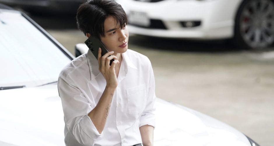 แม็กกี้ ปลื้มผลงานเต็มตัวครั้งแรก ปรับลุกส์สวมบท โจฮัน พี่หมอทรงแบด ในซีรีส์ชื่อดัง Fourever You เพราะรักนำทาง