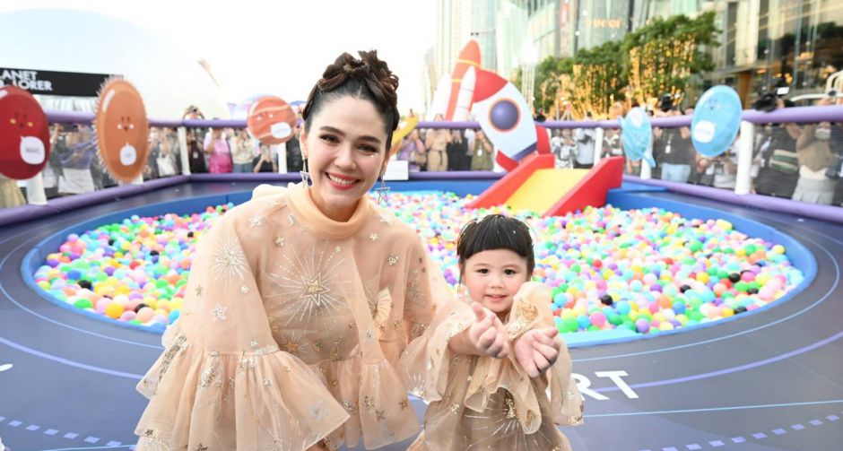 แม่ชม จูงมือ น้องเกล เปิดตัวสุดน่ารักในงานวันเด็กครั้งแรก! ICONSIAM The ICONIC Childrens Playground 2025