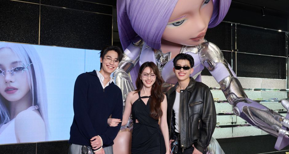 ใหม่-ดาวิกา สลัดลุคบนพรมแดง ควง 2 หนุ่ม ดิว-จิรวรรตน์ และ ปอนด์-ณราวิชญ์ เปิดตัว GENTLE MONSTERS 2025 POCKET COLL