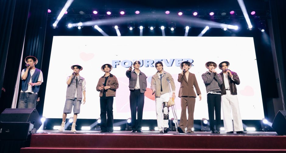  ชาวแก๊ง FOUREVER YOU รวมตัวครบทีม อบอุ่นยิ่งกว่าครอบครัว! ยกทัพจัดแฟนมีตขโมยหัวใจพี่สาวเวียดนาม