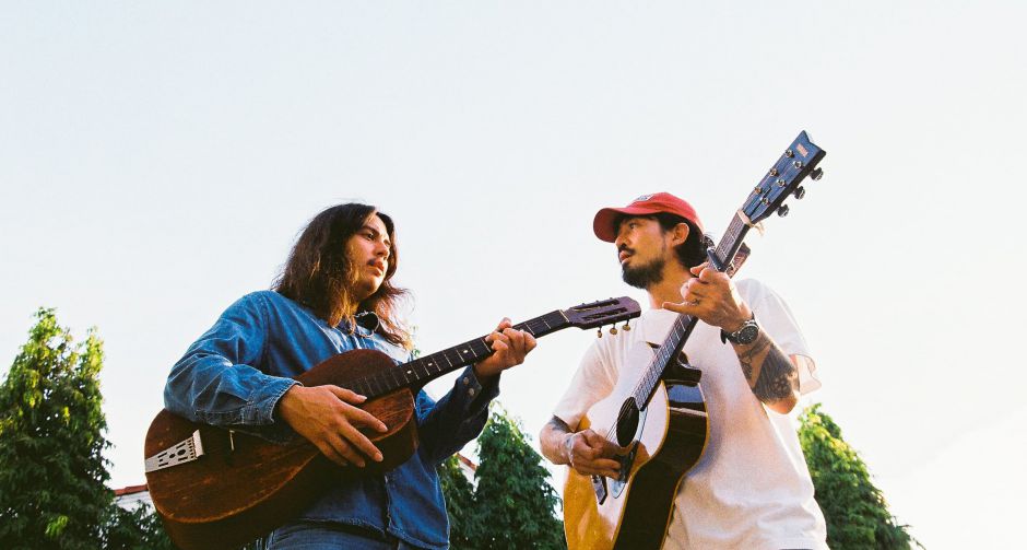 มหัศจรรย์ชีวิตธรรมดา คำนิยามบทเพลงกลิ่นโฟล์ค จาก MAX JENMANA และ JESSE MEK ที่ถ่ายทอด FOLKSTAR ผ่านมุมความจริงใจ