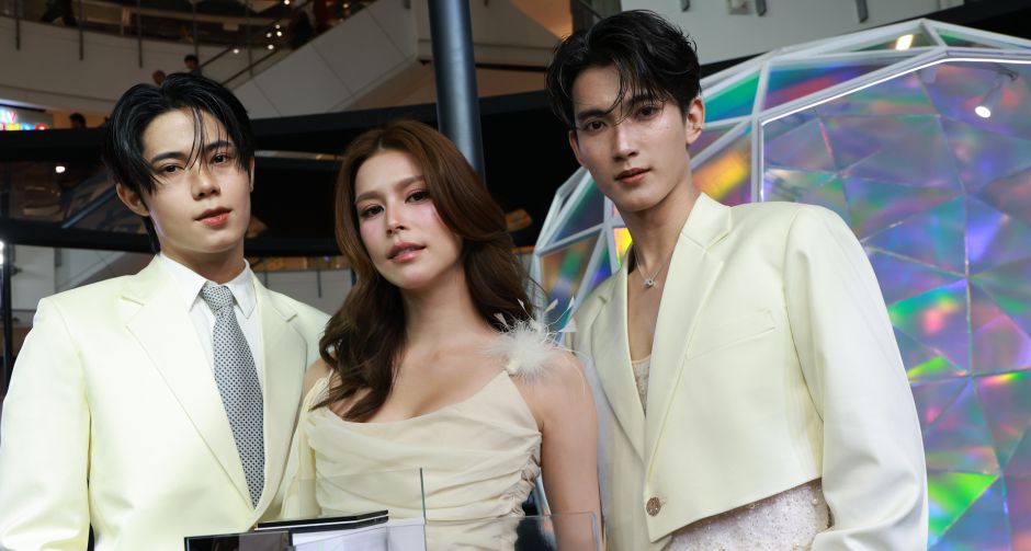 เฟิร์ส-โอม-ยิหวา ร่วมถ่ายทอดนิยามงานผิวใหม่ ในงาน The Worlds First Launch of KANEBO MELTY FEEL WEAR II