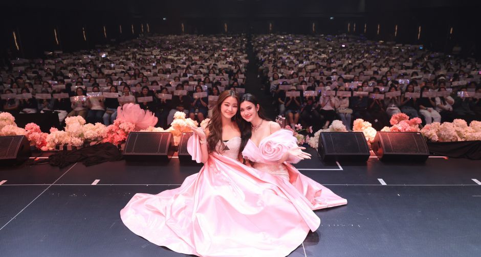 ฮ็อบทั้งฮอลล์ ลีน่า-หมิว พาแฟนคลับหลุดเข้า Wonderland ฟินเขินตัวบิดกันทั้งงาน LENAMIU Born to Shine Fan Meeting