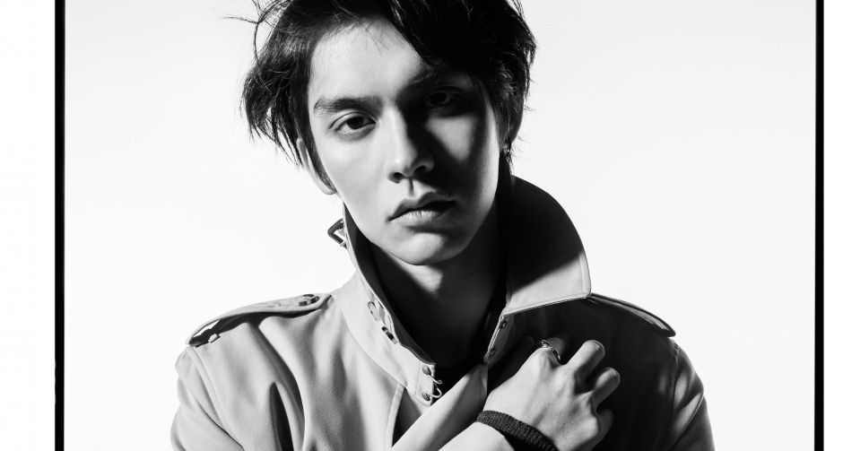 แฟชั่นไอคอนตัวจริง! ไบร์ท วชิรวิชญ์ หล่อขึ้นเฟรมแคมเปญระดับโลก ร่วมกับเหล่าคนดัง ฉลอง 170 ปี Burberry