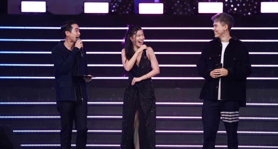 ก้อย-อรัชพร โดนแซวแรง กลางงานเปิดตัว Samsung Galaxy S26 Series มือถือจอกันเผือกครั้งแรกของโลก หลังโชว์หวานทะลุจอ