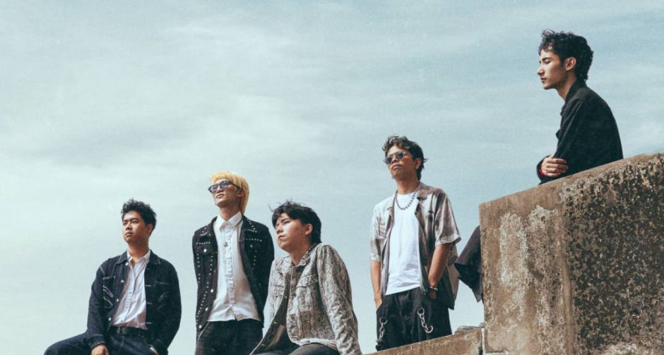 SONS. จาก tiny ส่งซิงเกิลแรกของปี ไปรักไกลไกล เพลงของคนที่ยังรัก...แต่เลือกปล่อยให้เขาไปไกลกว่า