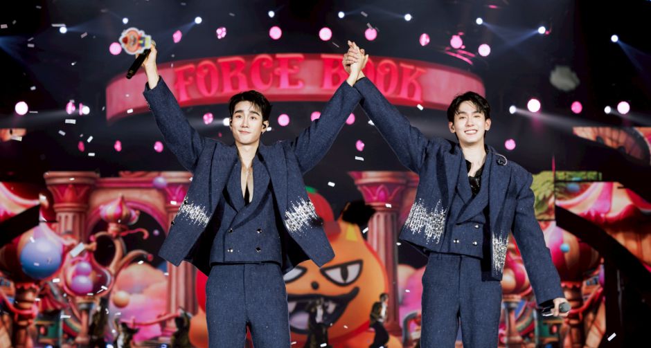 เวทีสะเทือน!! ฟอส-บุ๊ค ระเบิดเอนเนอร์จี้ โชว์จัดเต็ม 2 รอบการแสดง ในงาน FORCE BOOK FUNTOPIA FANCON แฟนๆ กรี๊ดลั่น