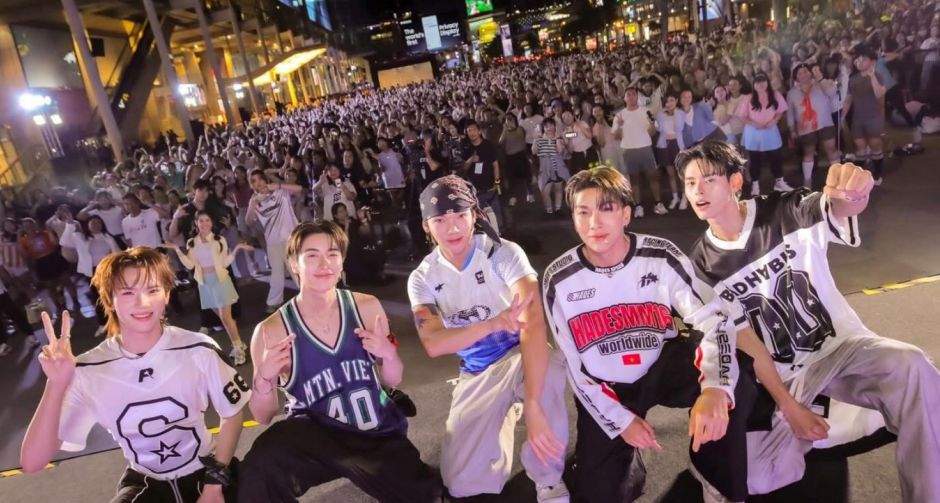 รวมพลสายแอ็กทีฟกลางกรุง ทรานสฟอร์มลานหน้าเซ็นทรัลเวิลด์สู่เวทีแอโรบิกแดนซ์ยักษ์ ในงาน centralwOrld Shake Your Body!