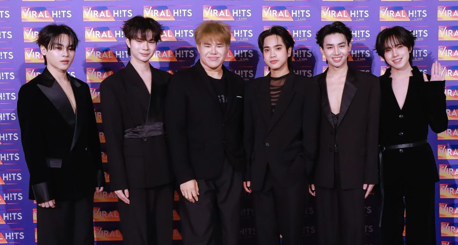 ยิ่งใหญ่สมเกียรติ! ทัพศิลปิน-ดารา-คนดังตบเท้าร่วมงาน The Viral Hits Thailand Spotlight Awards 2026