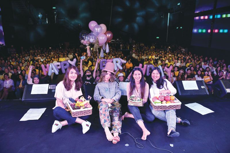 ถูกเซอร์ไพรส์กลางเวที "ปาล์มมี่" ถึงกับอึ้ง