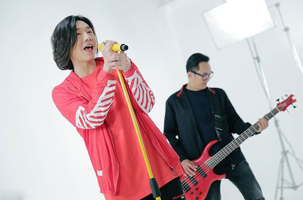 "บอย พีซเมคเกอร์" ใส่สีสันลง "Power Bank" ให้กำลังใจคนสำรองแต่สำคัญ