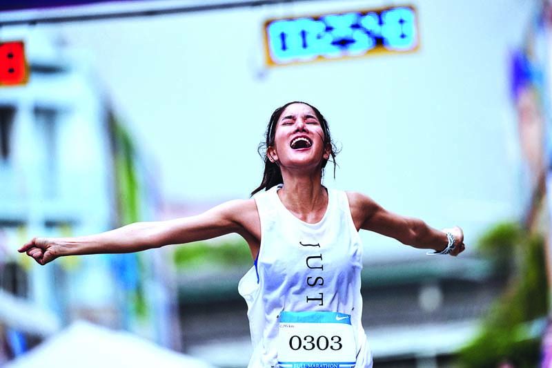 "ก้อย รัชวิน" ชวนสาวๆ กว่า 2,215 คน ออกวิ่งที่ยิ่งใหญ่ในงานกรุงเทพมาราธอน