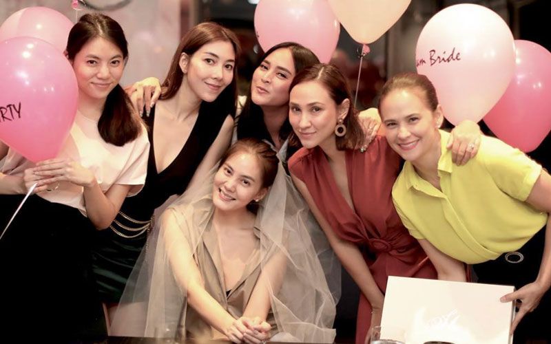  "แก๊งนางฟ้า" รวมตัวจัดปาร์ตี้สละโสดให้ "เจนี่"