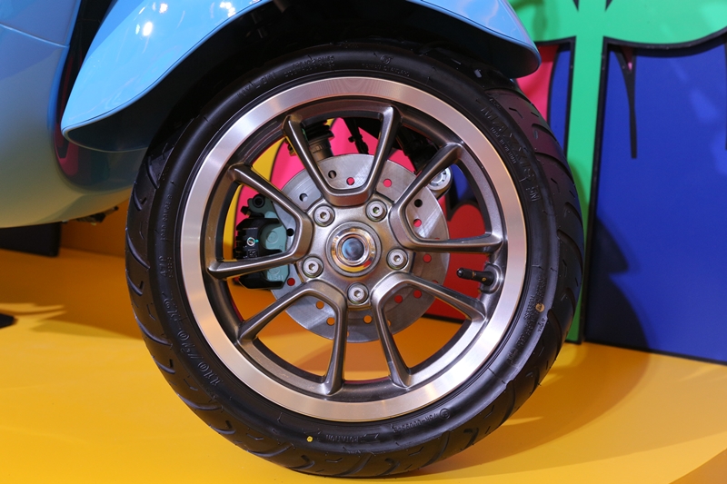 Vespa Primavera 2018 รุ่นพิเศษฉลอง 50 ปี