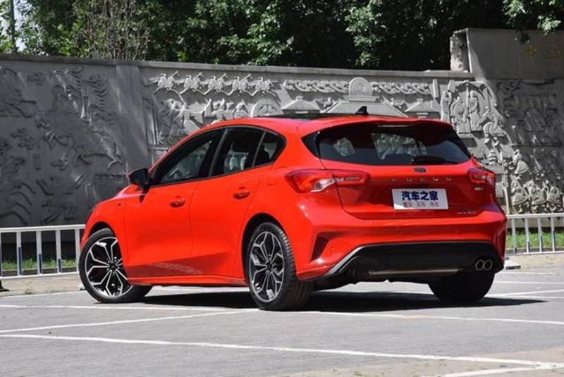 Ford Focus 2019 ใหม่ ทั้งโฉม 4 ประตูและ 5 ประตู