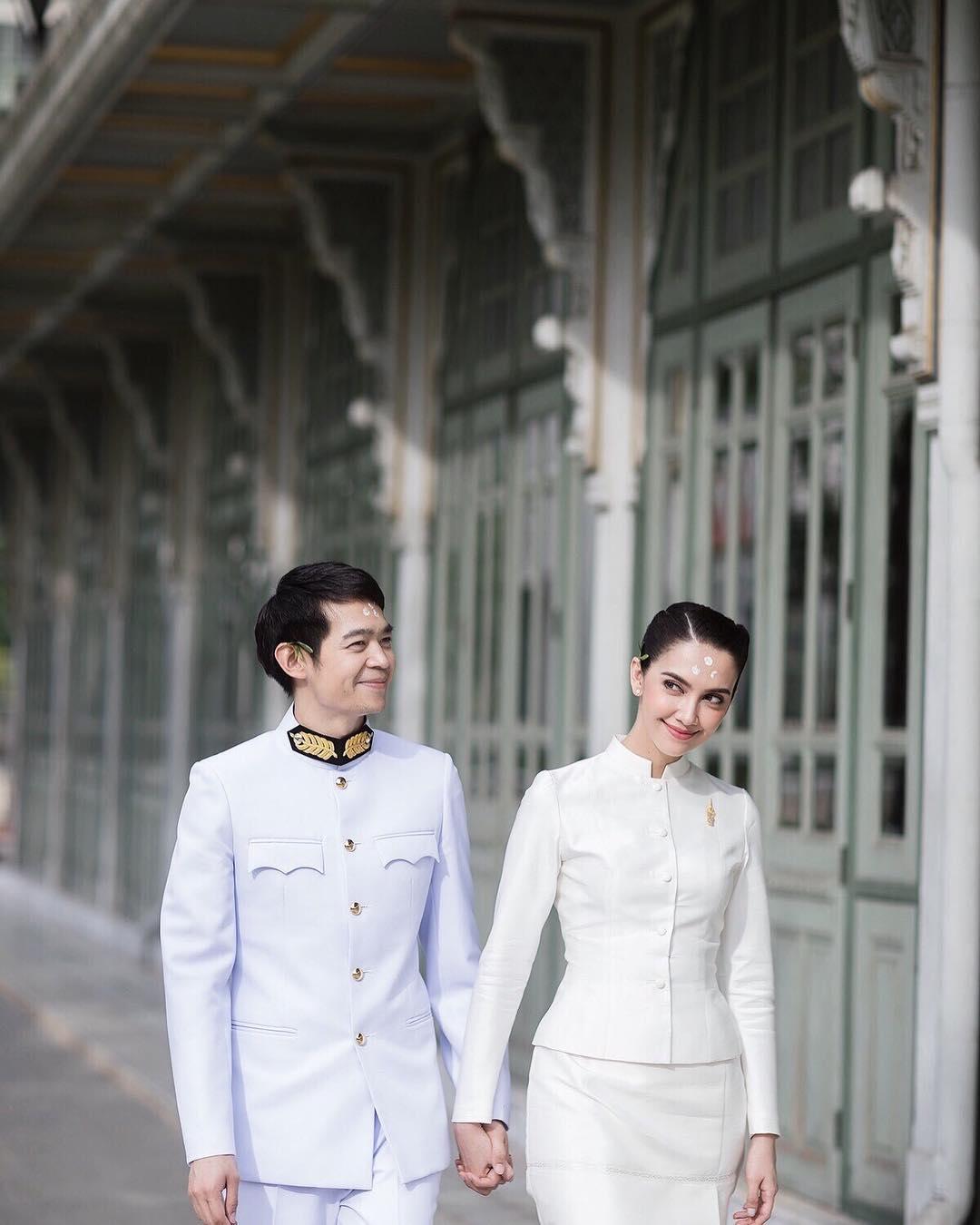 "ซาร่า-เอ็ม" เข้าพิธีสมรสพระราชทาน เตรียมจัดงานฉลองในต้นปีหน้า