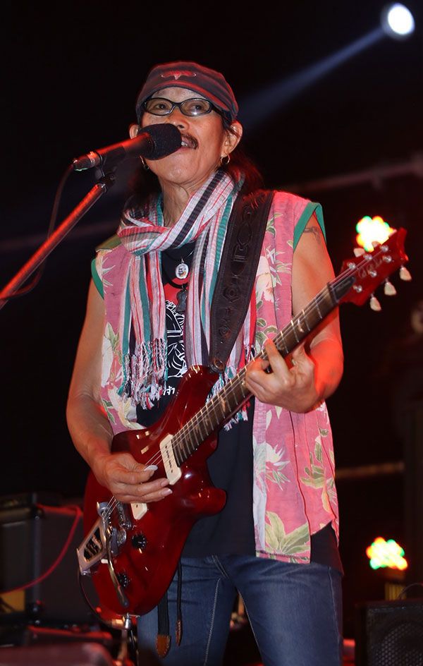 "คอนเสิร์ตสหาย" กอดคอร้องเพลงเพื่อชีวิตรุ่นใหญ่ถึงรุ่นใหม่