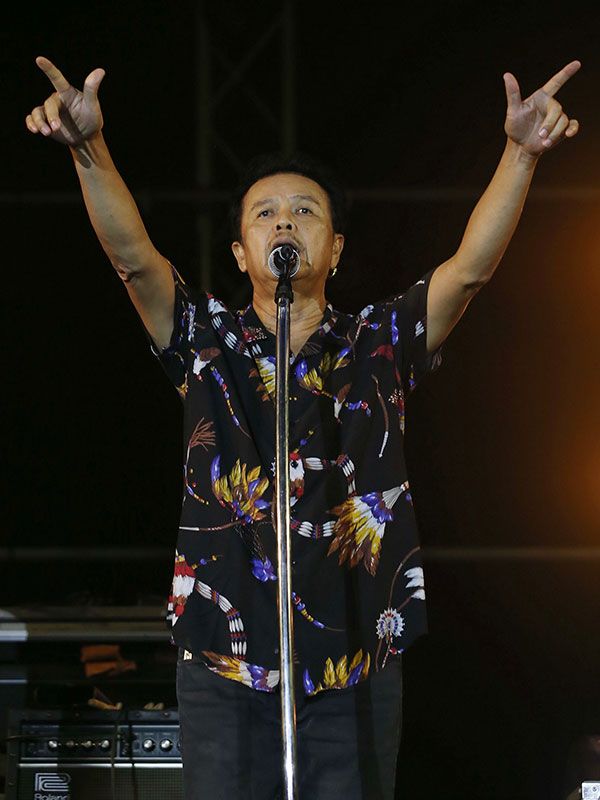 "คอนเสิร์ตสหาย" กอดคอร้องเพลงเพื่อชีวิตรุ่นใหญ่ถึงรุ่นใหม่
