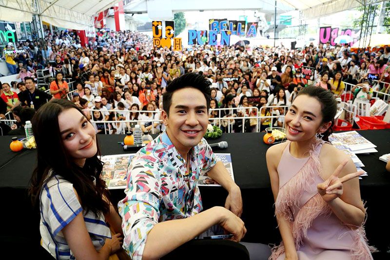 ทัพดาราช่อง 3 ปล่อยมุขกระจาย ส่งมอบลายเซ็นลงปฏิทินปีใหม่